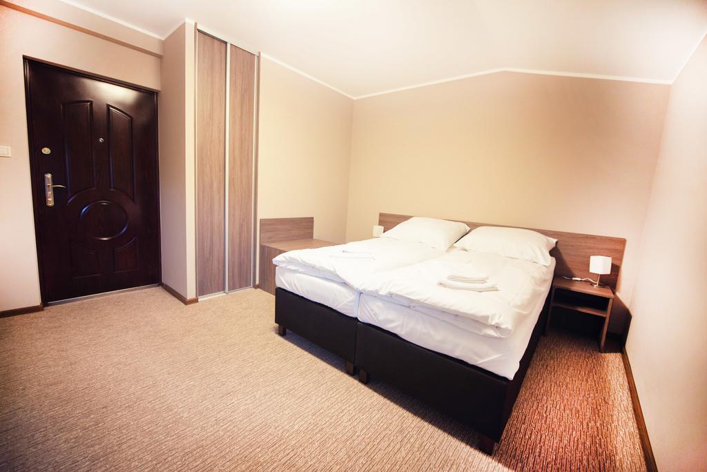 Makara Hotel Katowice Room photo