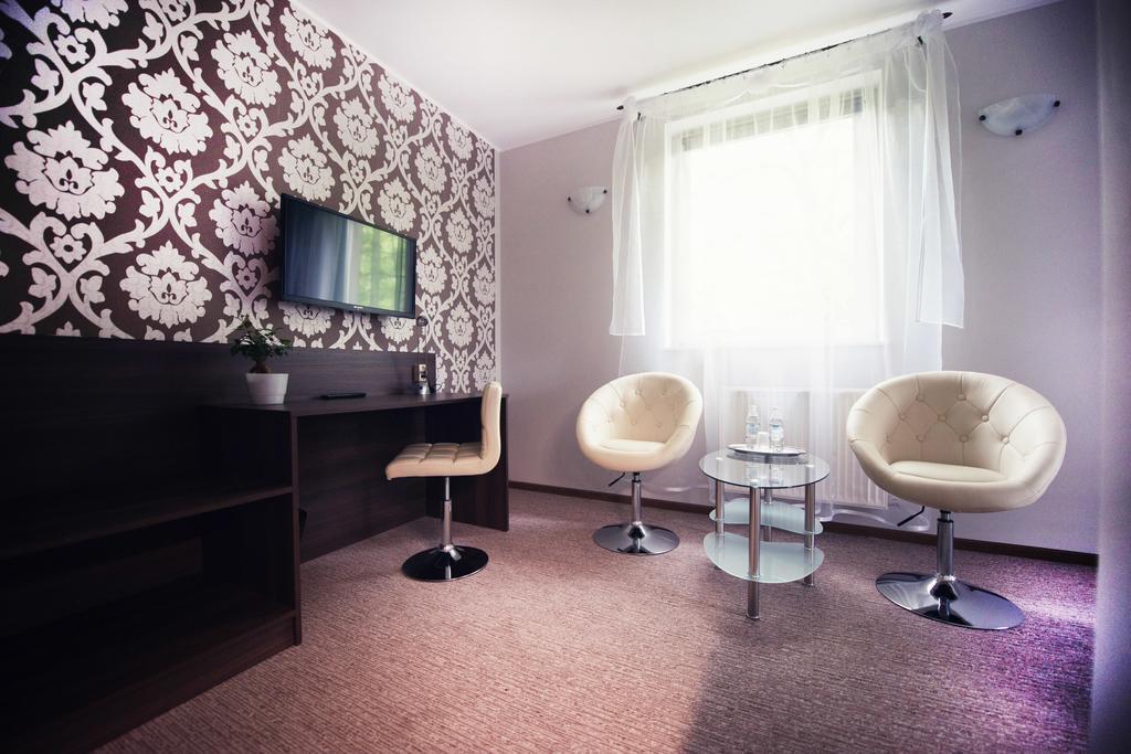 Makara Hotel Katowice Room photo