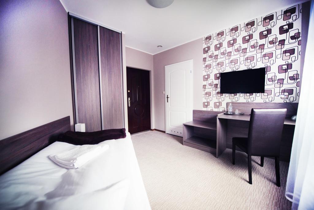 Makara Hotel Katowice Room photo
