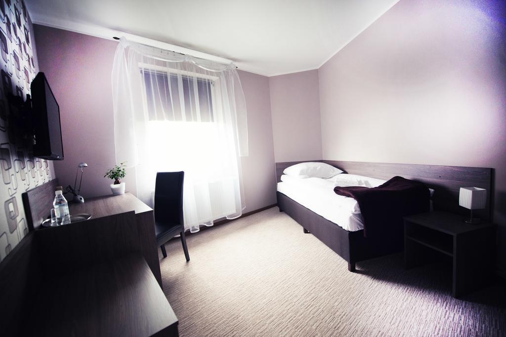 Makara Hotel Katowice Room photo